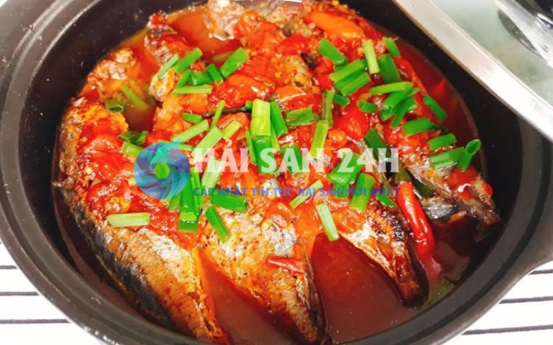 Cá Mòi sốt cà chua