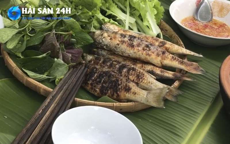 Cá đối nướng mọi (nướng than hoa)