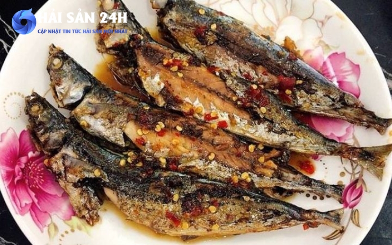 Cá nục suôn chiên nước mắm