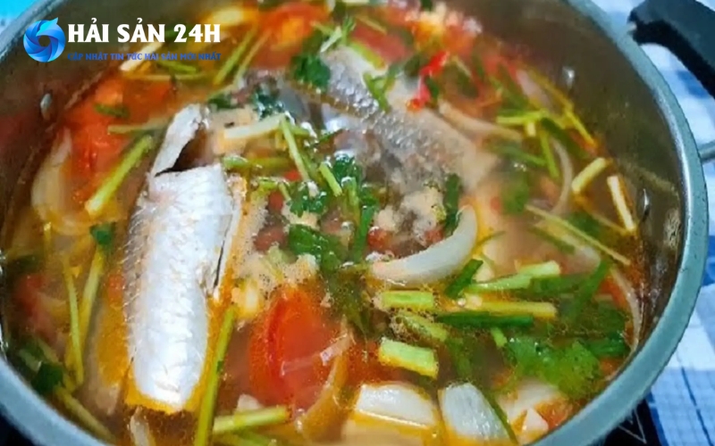 Canh chua cá đối lá giang