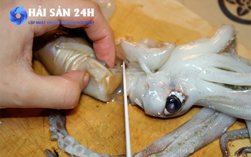 Cách nướng Mực Mai bằng nồi chiên không dầu giòn ngọt không bị khô 3 Sơ chế Mực Mai