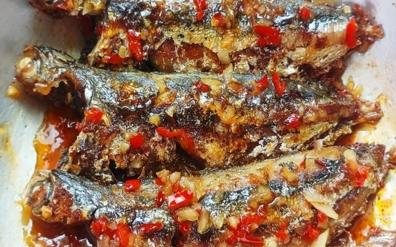 Cá Nục Suôn Là Gì? Cách Chọn Cá Nục Suôn Tươi Ngon Và Món Ngon Dễ Làm Tại Nhà 6 Cá nục chiên giòn chấm mắm tỏi ớt