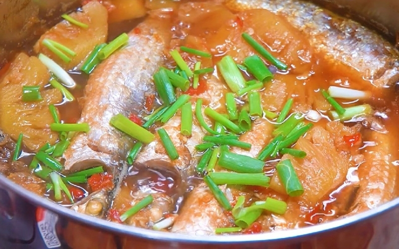 Cá đối kho tộ là gì?